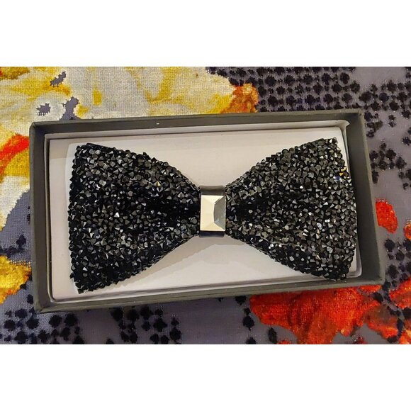 NEW Portabella BOW TIE. Black Beaded. Adjustable. Formal or just for FUN - Picture 1 of 3